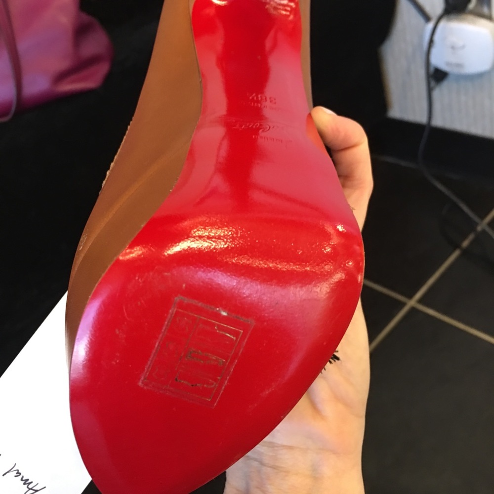 Louboutin pumps - Picture 2 of 2